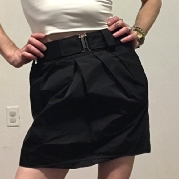 High-waisted Black Bubble Skirt - Picture 2 of 2
